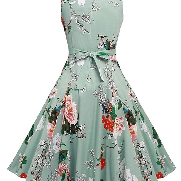 Vintage cut floral dress - Picture 2 of 3